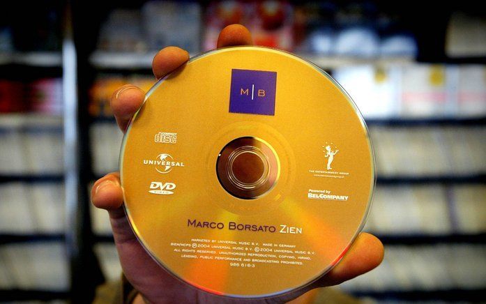 Bijna de helft van de jongeren die christelijke muziek luisteren, kopieert cd’s of downloadt nummers van internet. Foto ANP