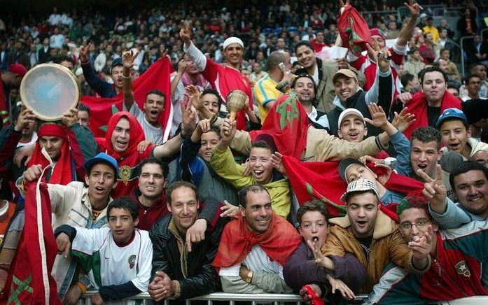 Voetbalsupporters die in de fout gaan, moeten eerder en consequenter worden aangepakt. Foto ANP