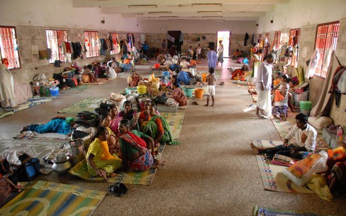 BUBANESHWAR – In het YMCA jongerencentrum in Bubaneshwar bivakkeren 300 christenen die moesten vluchten wegens geweld in de Indiase deelstaat Orissa. Foto Tjerk S. de Vries