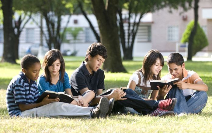 Hoe wordt er in recent verschenen boeken voor jongeren gestalte gegeven aan het christelijk geloof? Foto iStock