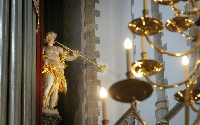 Er bestaan honderden verhalen over engelen, ook in de recente geschiedenis. Hoe kunnen we, onder alle menselijke gedachtespinsels door, een glimp opvangen van het wonder dat erachter schuil kan gaan? Foto RD, Anton Dommerholt