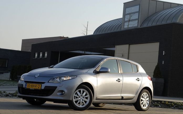 De nieuwe vijfdeurs Renault Mégane heeft een minder opvallende uitstraling dan zijn voorganger, maar komt vooral groter en voornamer over. Foto’s Tony Vos