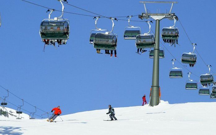 Een half miljoen Nederlanders viert de voorjaarsvakantie in het buitenland, vooral wintersportgebieden zijn populair. Foto ANP