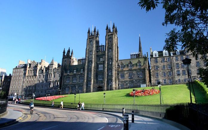 Marcus Dods studeerde theologie aan het New College, het bekende gebouw op de Mound in Edinburgh. Foto RD