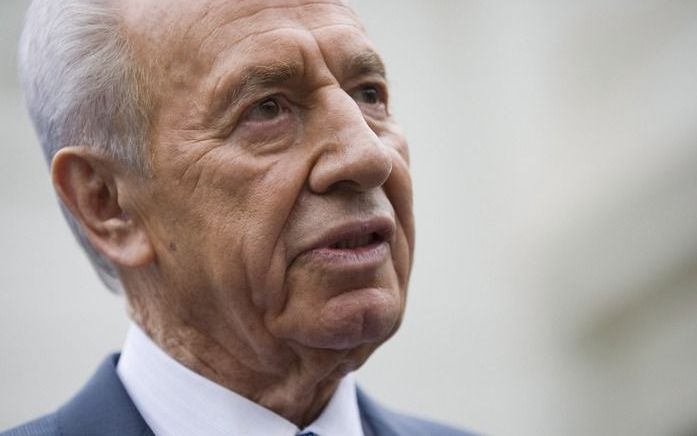 JERUZALEM – President Shimon Peres (foto) van Israël schenkt paus Benedictus XVI volgende week een superkleine versie van het Oude Testament. Foto EPA