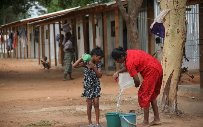 Het deputaatschap Bijzondere Noden van de Gereformeerde Gemeenten is een noodhulpactie gestart om fondsen te werven voor de vluchtelingen in Pakistan en Sri Lanka. Foto EPA