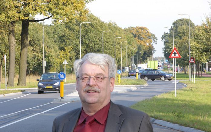 ZWOLLE – Henk Ruiter, opleider van instructeurs voor buschauffeurs: „Je hebt geen schapen aan boord, maar mensen. Houd daar in je rijstijl rekening mee. Rij rustig weg en probeer vloeiend te schakelen zodat mensen zich niet stoten en van hot naar haar wor