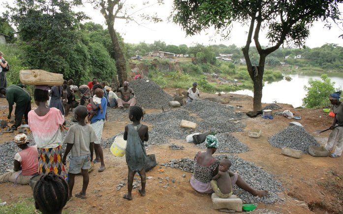 „We hebben met eigen ogen gezien hoe grote delen van Afrika zuchten onder de droogte en de daarmee samenhangende voedselschaarste. We hoorden de verhalen van grootschalige houtkap, van veranderde, onvoorspelbare klimaatpatronen en van verloren gegane oogs