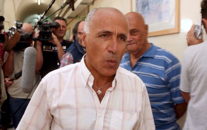 JERUZALEM – De Israëlische kernfysicus Mordechai Vanunu is opnieuw opgepakt. Dat heeft een woordvoerder van de Israëlische politie dinsdag gezegd. Hij zou meerdere keren hebben gesproken met een buitenlander. Dat is verboden, omdat Vanunu in het verleden 