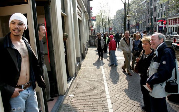 AMSTERDAM - De Amsterdamse binnenstad gaat voor een groot deel op de schop. Bekende prostitutielocaties op de wallen verdwijnen en de voornaamste toegangen tot de hoofdstad -Damrak, Dam en Rokin- wordt gesaneerd. Foto: ANP