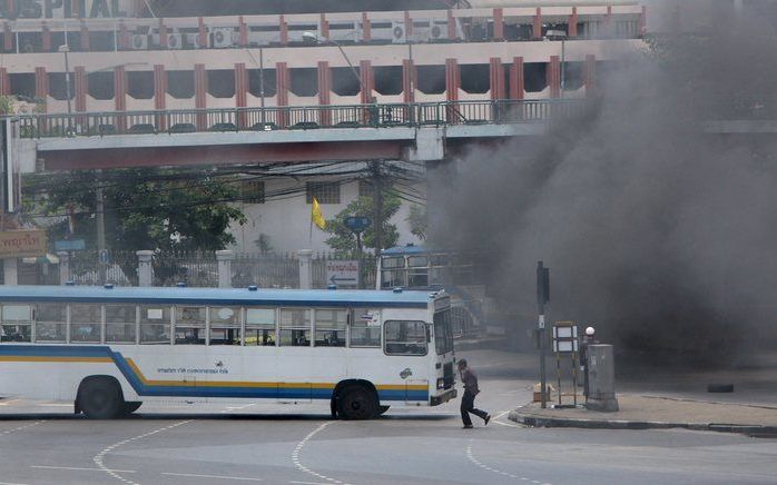 Duizenden betogers op de been in Thailand. Foto EPA