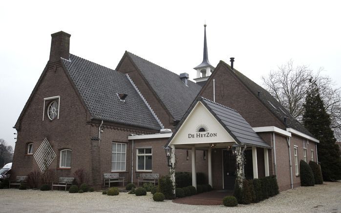 Restaurant en zalencentrum De Heyzon huist sinds 1997 in het kerkgebouw van de gereformeerde gemeente aan het Jufferswegje te Kapelle-Biezelinge. Foto's Sjaak Verboom