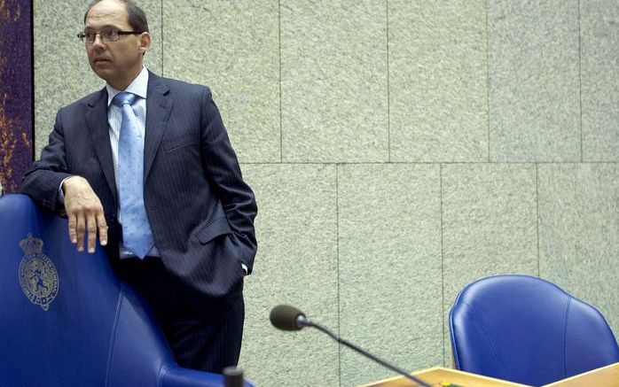 DEN HAAG – De problemen van de wachtlijsten voor orgaandonatie verdwijnen niet spontaan met een systeemwijziging. Minister Klink (Volksgezondheid) hield donderdag met name de grootste oppositiepartij SP voor dat hier echt geen toverformule voor bestaat. F