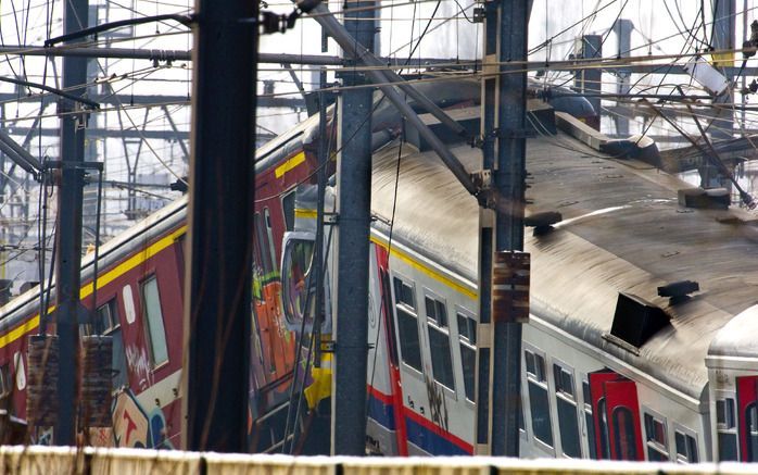 BRUSSEL– Een bijzondere commissie van het Belgische parlement gaat onderzoek doen naar de veiligheidsmaatregelen op het spoor. Aanleiding is de treinramp in Halle begin vorige week. Daarbij kwamen zeker achttien mensen om het leven. Foto ANP