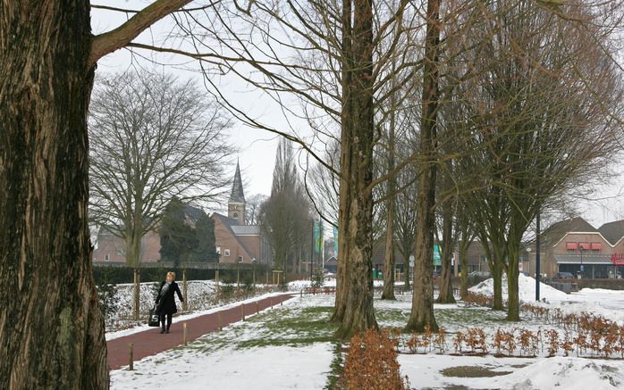 Een ongelijke strijd is het. De confessionele partijen in Staphorst maken er met dertien van de zeventien zetels de dienst uit. „Dit hoort bij Staphorst.” Foto RD