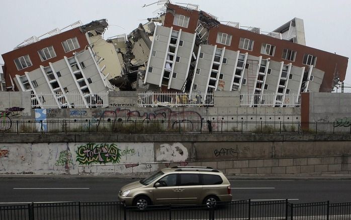 De aardbeving heeft aan 708 mensen het leven gekost. Foto EPA