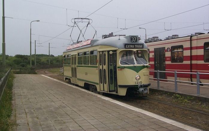 DEN HAAG – De gemeente Den Haag probeert met een StemTram meer mensen naar de stembus te krijgen. Foto HTM