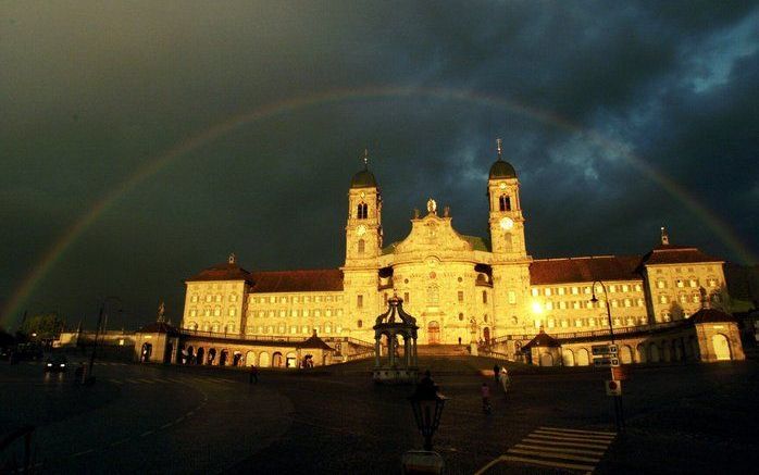 GENEVE - Abt Martin Werlen van abdij Einsiedeln in Zwitserland heeft aangegeven dat zestig Zwitsers aangifte van seksueel misbruik binnen de Rooms-Katholieke Kerk hebben gedaan. Foto EPA