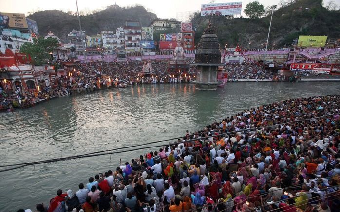 HARIDWAR (ANP/AFP) – Miljoenen hindoes, onder wie honderden naakte heilige mannen, zijn woensdag naar de wateren van de Indiase rivier Ganges gegaan om daar een religieus bad te nemen. Het grootste religieuze festival ter wereld is daarmee begonnen. De hi