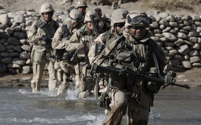 URUZGAN - Een Nederlandse ISAF-eenheid op patrouille in Atiq, Uruzgan. Foto ANP