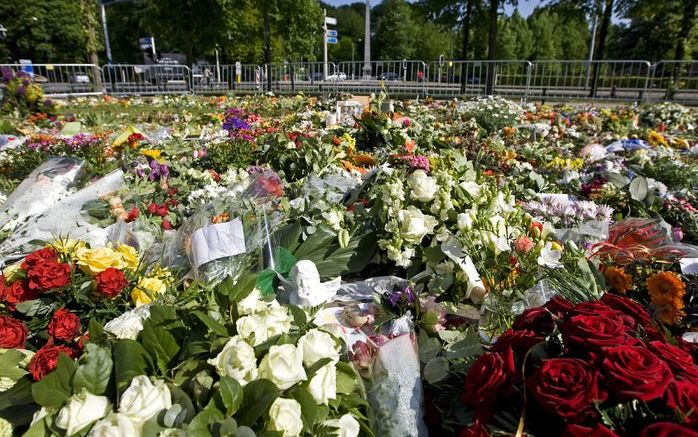 APELDOORN - Bloemenzee op de plaats van het Koninginnedagdrama. Foto ANP