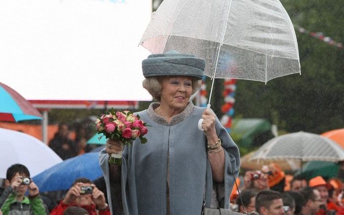 Koningin Beatrix in Wemeldinge. Foto ANP