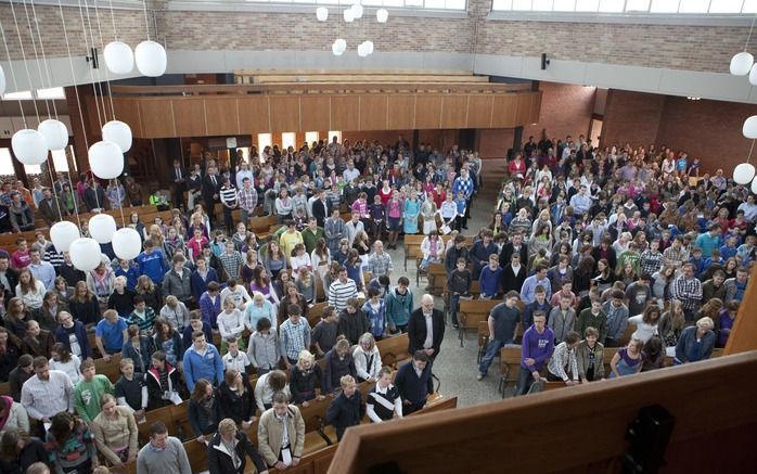 APELDOORN – Honderden jongeren ontmoetten elkaar zaterdag in Apeldoorn op de +12 Bondsdag van de Gereformeerde Gemeenten. Foto RD