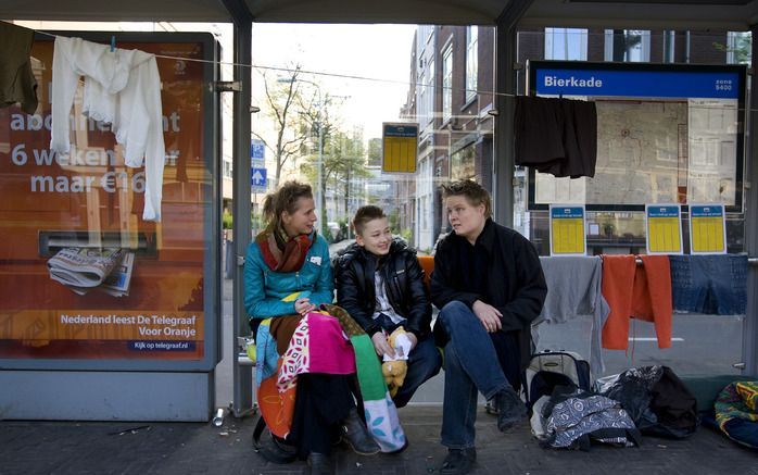 Ongeveer 110 mensen hebben woensdag meegedaan aan de eindmanifestatie van de actie Geen Kind op Straat tegen het uitzetten van uitgeprocedeerde gezinnen uit Nederland. Foto ANP