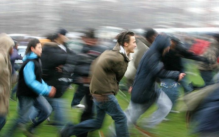 AMSTERDAM (ANP) – De politie heeft vrijdag zestig scholieren aangehouden tijdens en na de demonstratie op het Museumplein in Amsterdam. Dat maakte een woordvoerder bekend. Foto Sjaak Verboom