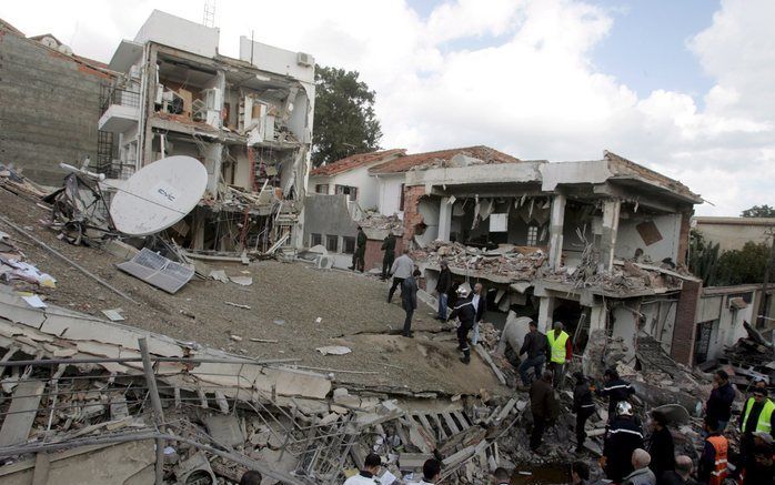 De ravage na de bomaanslag in Algiers. Foto EPA