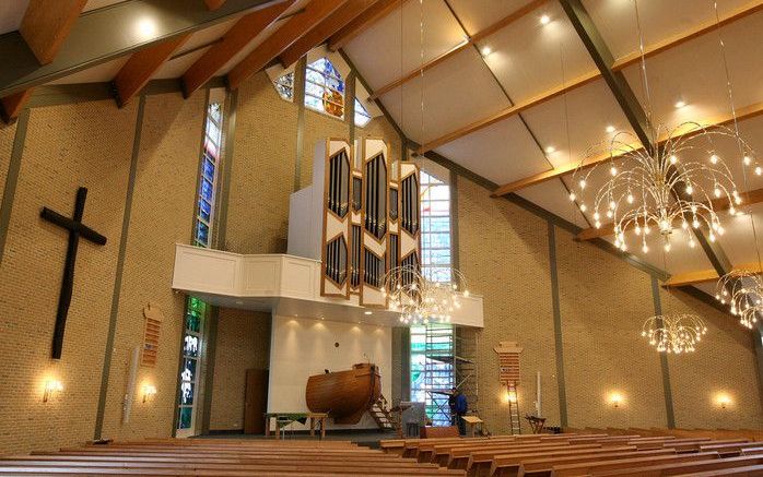 URK – De kansel in het nieuwe kerkgebouw van de hervormde gemeente te Urk. Foto RD, Anton Dommerholt