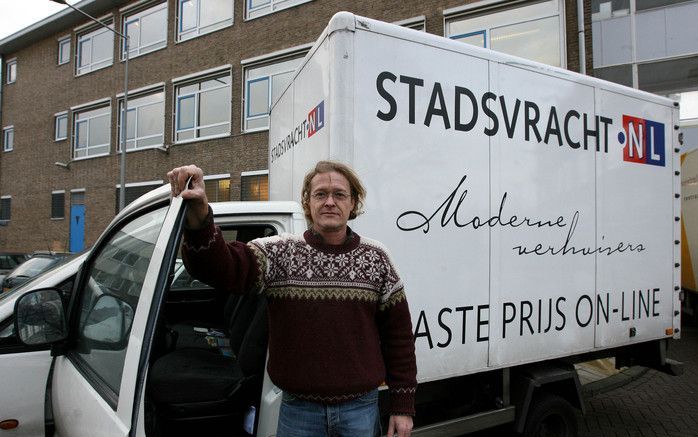 AMSTERDAM – Stadsvracht weet alles van verhuizen in een grote stad. Ridsert van der Zee (foto) begon vijftien jaar geleden een verhuisbedrijf in de hoofdstad en runt dat nu samen met zijn compagnon Ton Eillebrecht. Klanten mogen zelf meehelpen met verhuiz