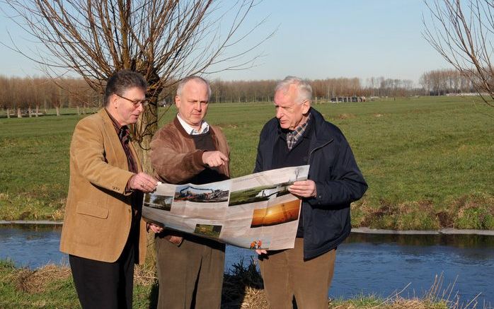 Carel de Knegt, Jan de Groot en Hans Bernard verzetten zich tot het uiterste tegen de plannen van de Gasunie. „Als het moet, gaan we tot de Raad van State.”