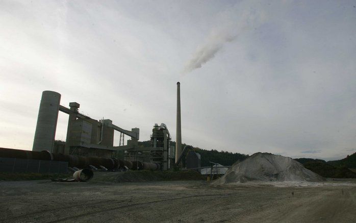 De sluiting van cementfabriek ENCI komt op de agenda van Provinciale Staten Limburg. Foto ANP