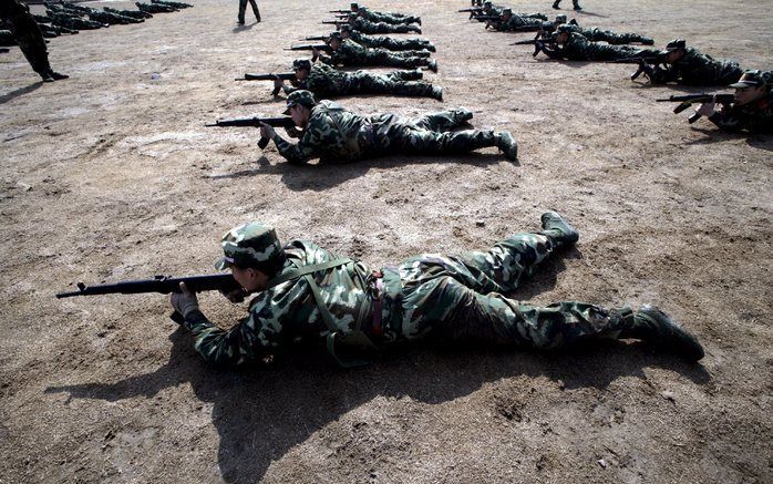 Chinese soldaten tijdens een oefening in Hangzhou in de oost-Chinese province Zhejiang. Foto EPA.