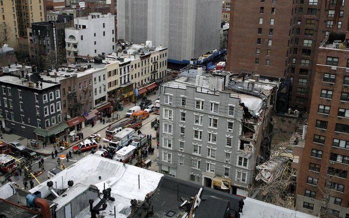 Een omgevallen hijskraan in Manhattan kostte zeven levens. Foto EPA