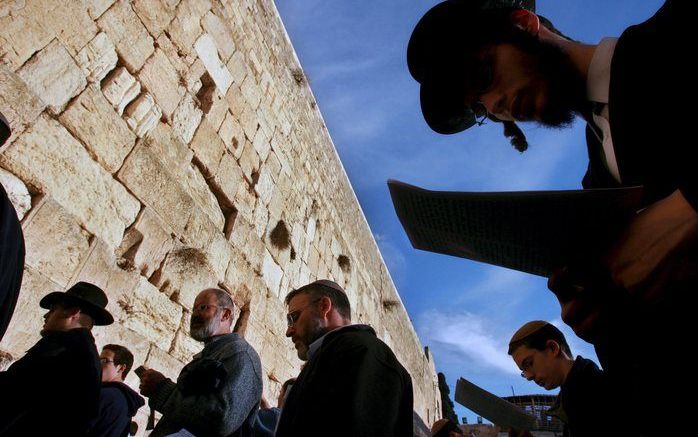 De oprichting van de staat Israël, op 14 mei zestig jaar geleden, werd door veel christenen over de hele wereld gezien als „op zijn minst een teken dat Gods geschiedenis met Zijn volk Israël niet ten einde is.” Foto EPA