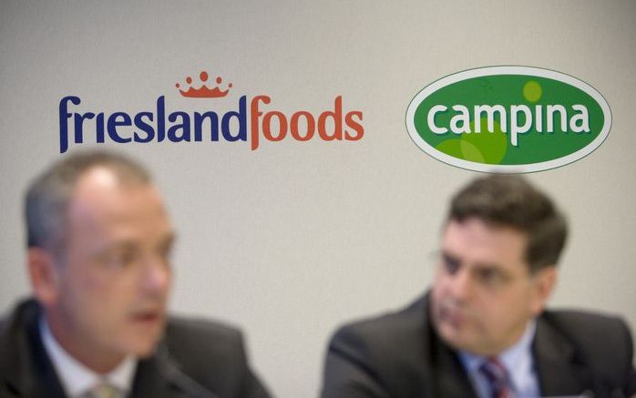 Natuur en Milieu is een actie begonnen tegen de melk van Friesland Foods. Volgens de milieuorganisatie weigert het melkconcern zijn koeien duurzame soja voor te schotelen. Foto ANP