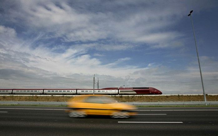 RIJSWIJK (ANP) – Het zal voor omwonenden van de HSL-tunnel in het Groene Hart in de nacht van 1 op 2 april en de nacht erna een vreemde gewaarwording zijn midden in de nacht een trein voorbij te horen razen. Foto ANP