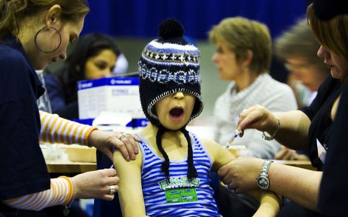 Duitse kinderartsen roepen dringend op tot een massale vaccinatie tegen mazelen na de uitbraak van de epidemie in de Alpen. Na Oostenrijk en Zwitserland is de uiterst besmettelijke ziekte overgeslagen naar het zuiden van Duitsland. Foto ANP