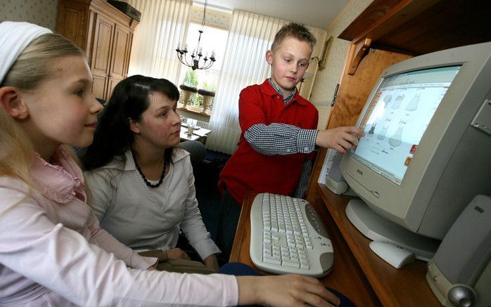 Beertje Pasterkamp: „Mijn kinderen staan niet te springen om te gaan winkelen. Dit is een handige oplossing.” Foto RD