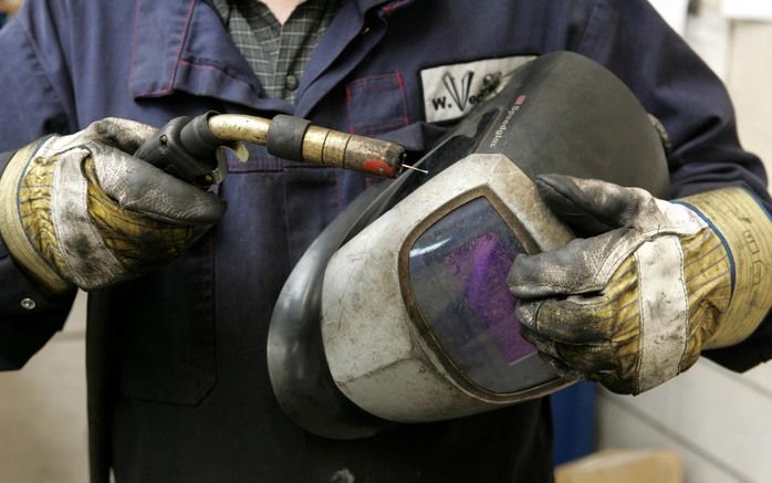 Mannen willen eventueel wel een ochtendje wat in de huishouding doen, maar ze blijven een hekel aan „vrouwenwerk” houden. En eigenlijk vinden vrouwen dat ook wel mannelijk van hen. Foto RD, Anton Dommerholt