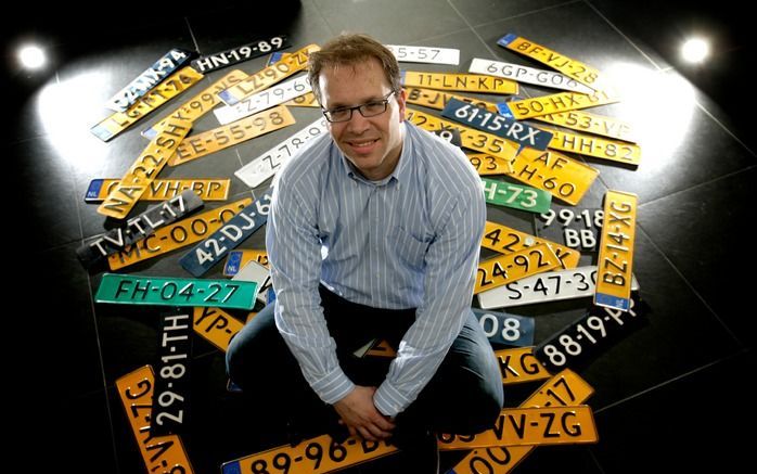 Bart Bartholomeus geldt als een autoriteit op nummerplatengebied. Foto Sjaak Verboom