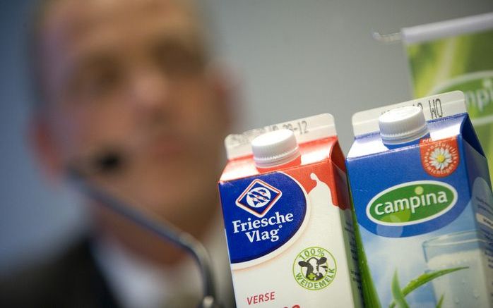 DEN BOSCH - De bij Campina en Friesland Foods aangesloten melkveehouders hebben de fusieplannen van de twee bedrijven goedgekeurd. Daarmee is de eerste hobbel in het fusieproces genomen. Foto ANP