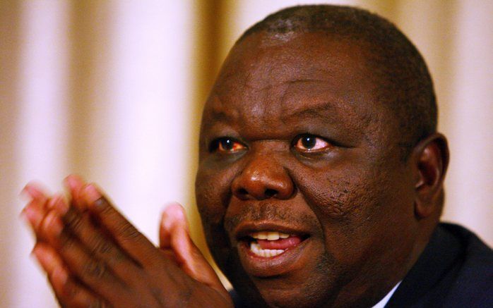 PRETORIA (ANP) – Leider Morgan Tsvangirai van de Zimbabwaanse oppositiepartij MDC heeft zaterdag in Pretoria bekendgemaakt dat hij akkoord gaat met een tweede ronde van de presidentsverkiezingen. Dat berichtte CNN zaterdag. Foto EPA