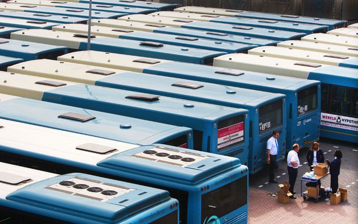 Middelbare scholen in Zeeland stellen de busvervoerders aansprakelijk voor de schade die ze lijden door de busstaking. Dat zei Vogel van de Stichting Scholierenvervoer Zeeland dinsdag. Foto ANP