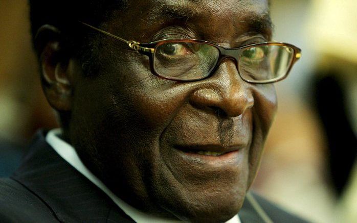 HARARE - De Zimbabwaanse president Robert Mugabe heeft zijn wagenpark uitgebreid met de gepantserde BMW X5 van zijn grote tegenstander, oppositieleider Morgan Tsvangirai. De auto werd vrijdag in beslag genomen toen de politie en de centrale inlichtingendi