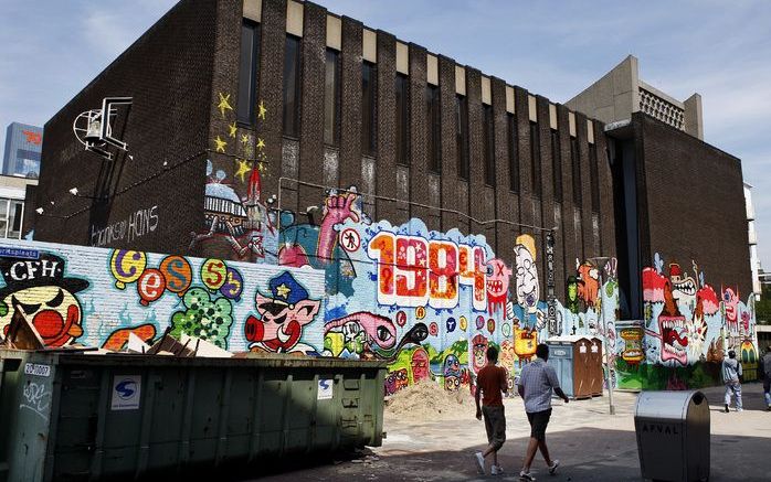 ROTTERDAM - De beroemde Pauluskerk van dominee Visser werd overgeleverd aan de sloophamer. Foto ANP