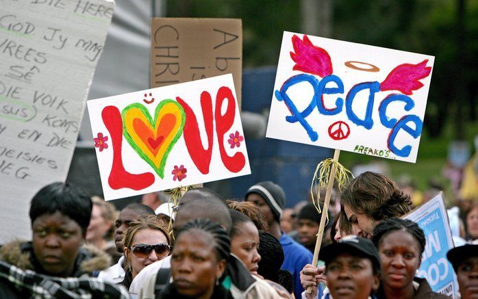 Duizenden mensen hebben dinsdag in de Zuid-Afrikaanse hoofdstad Pretoria meegelopen in de Million Man March. Zij protesteerden tegen het hoge aantal misdaden in het land. Dit meldde het Zuid-Afrikaanse weekblad Mail &amp; Guardian dinsdag. Foto EPA