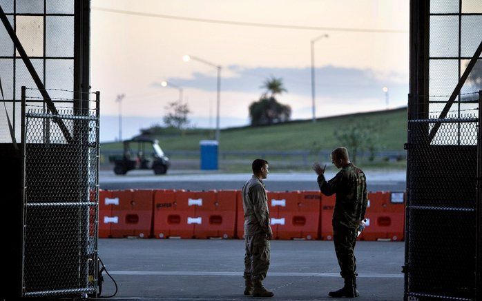 De gevangenen in de Amerikaanse marinebasis op Cuba aan de Baai van Guantànamo kunnen hun gevangenhouding aanvechten bij federale Amerikaans rechters. Dit heeft het Amerikaanse Hooggerechtshof donderdag bepaald. Foto EPA